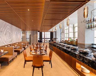 Lemon Tree Premier, Malad, Mumbai - Powai - Restaurant
