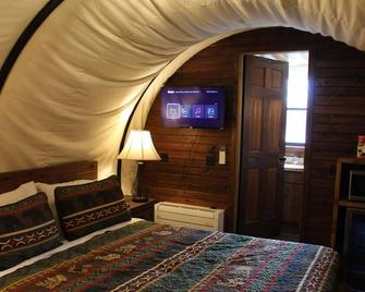 Cozy - Stylish West Wagon - Rustic Charm - Bridgeport - Schlafzimmer