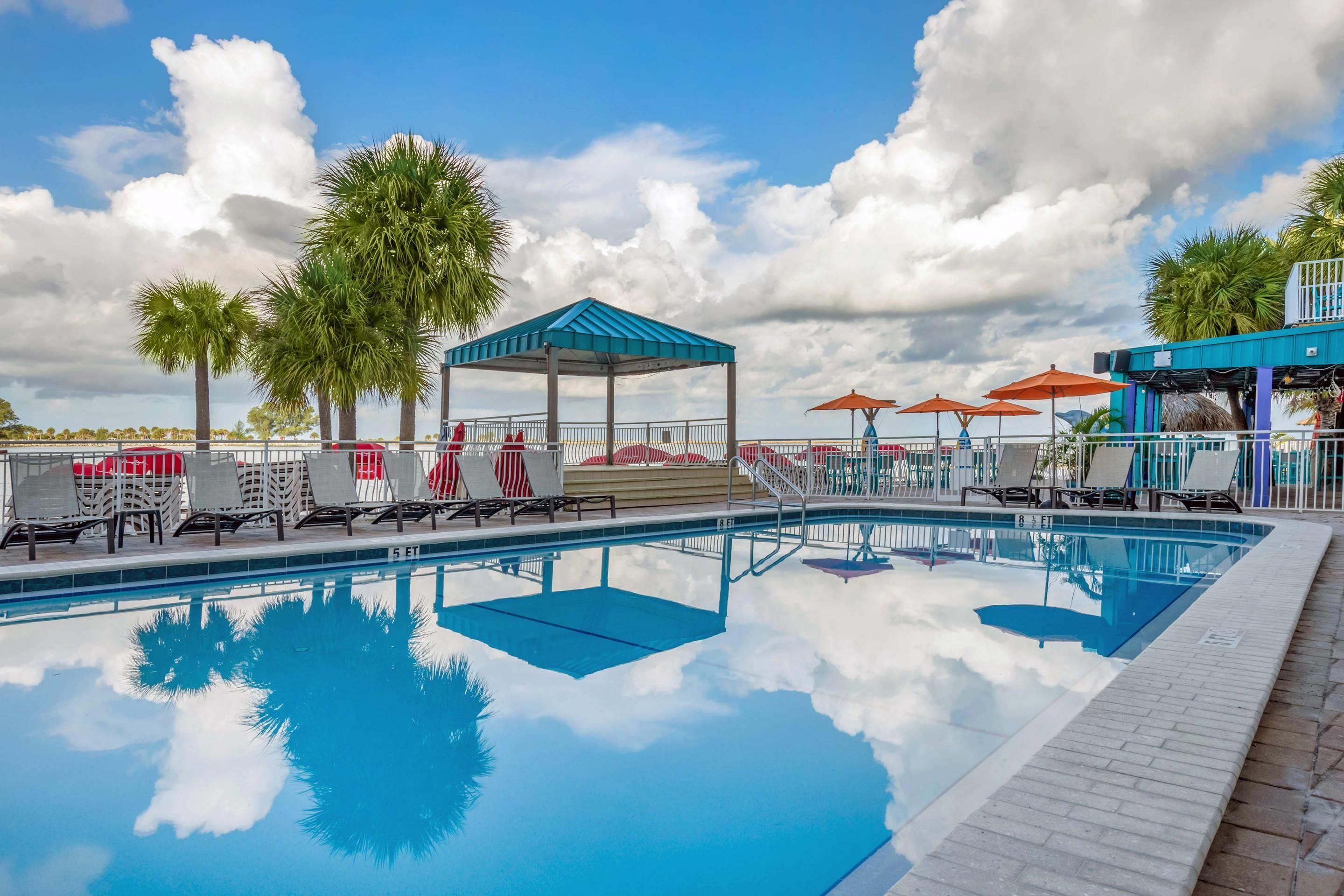 Dolphin Sands Clearwater Beach, an Ascend Collection Hotel