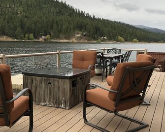 Savor Summertime On The Lake! On Deer Lake - Loon Lake - Balcony