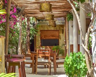 Barabara house - Kidenga - Patio