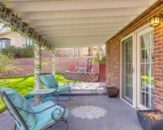 8 Mi to Dtwn Denver: Wheat Ridge Gem w/ Patio - Wheat Ridge - Patio