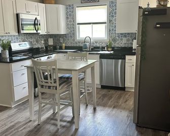 Tiny home in Walhalla,SC-foothills Blue Ridge Mountains: near Clemson - Walhalla - Cocina