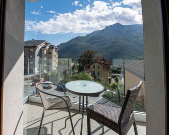 Hotel Au Soleil - Saint Vincent - Parveke