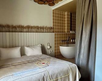Hotel M Soleil - Montpellier Centre Saint Roch - Montpellier - Bedroom