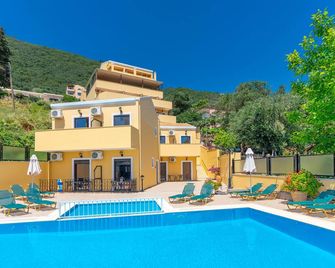 Corfu Secret - Ipsos - Piscina