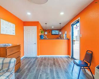Regency Inn By OYO Rockdale Tx - Rockdale