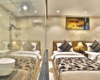Hotel King's Heritage - Surat - Bedroom