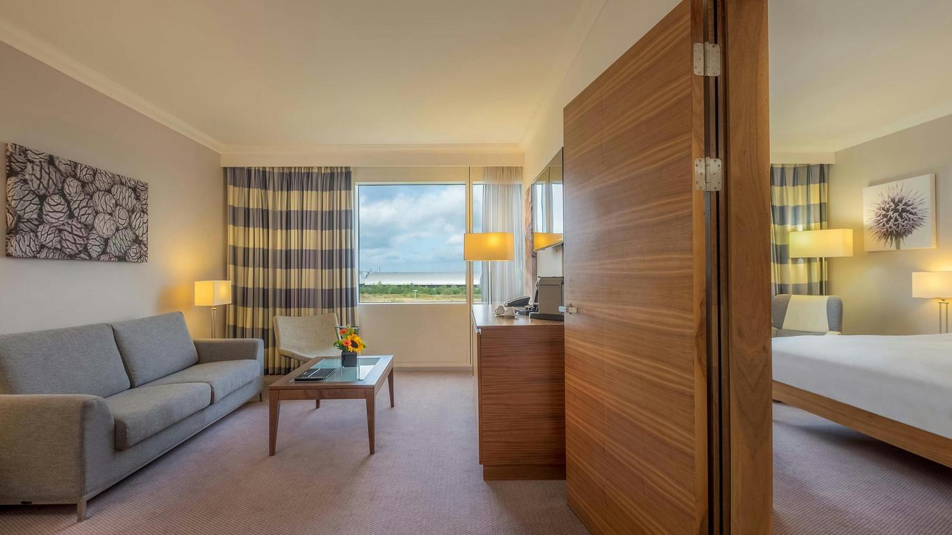 Hilton Reading