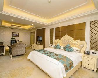 Chengzhong Blue Sky Hotel - Yibin - Bedroom