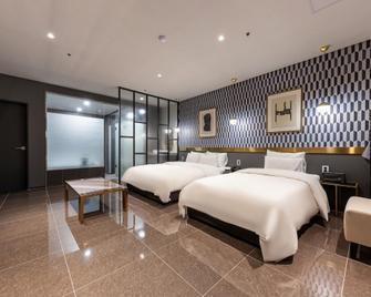 Icheon No 25 Icheon Terminal - Inchon - Habitación