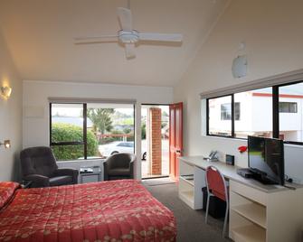 Bk's Counties Motor Lodge - Pukekohe - Bedroom