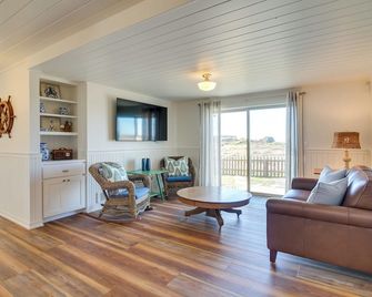 Scenic Bandon Vacation Rental w/ Beach Access! - Bandon - Pokój dzienny
