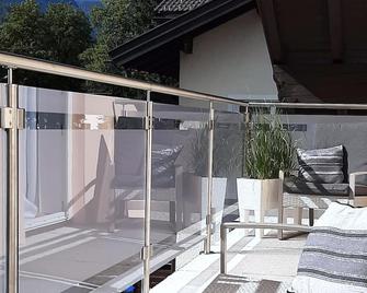 Modern vacation apartment Alpenpanorama Partenkirchen - Garmisch-Partenkirchen - Balkon