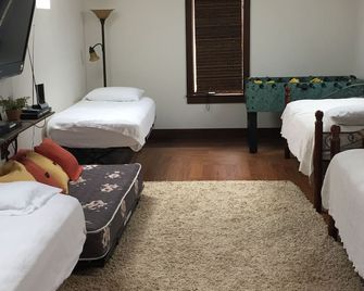 Magnificent Beach House on Sand Point, Caseville, Michigan - Pigeon - Bedroom