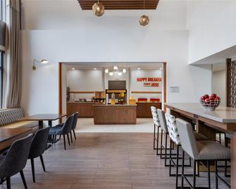 Hampton Inn & Suites by Hilton Windsor - Windsor - Lobby