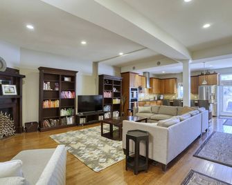 Historic Capitol Hill home near restaurants, shops, public transit, and parks! - Washington D. C. - Sala de estar