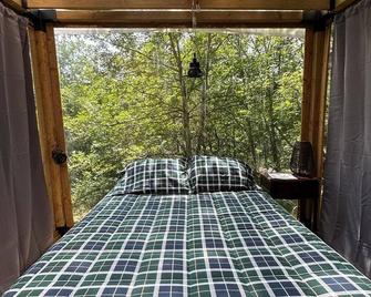 South Muskoka Cliff Cabin - Washago - Habitación