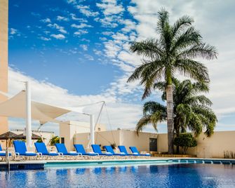 Fiesta Inn Tuxtla Gutierrez - Tuxtla Gutiérrez - Pool
