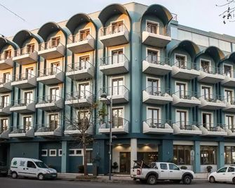 Premier Agrinio Heart Hotel - أغرينيو - مبنى