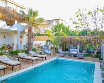 Londia Alacati - Alacati - Alberca