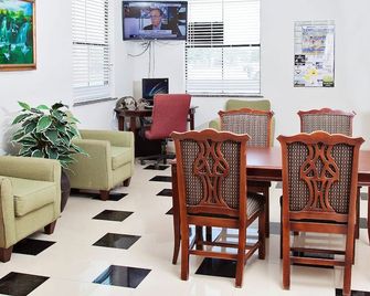 Big Lake Inn & Suites - Big Lake