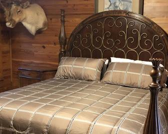 We Are Ready For You! Book Now For Summer 2020 - Albany - Bedroom