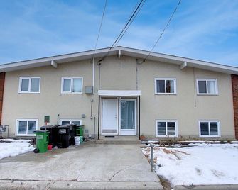 Cozy unit Baby&Kid FriendlyClose to U ofAFireplace - Edmonton - Building