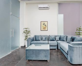 Townhouse Oak Sector 31 Noida - Noida - Rezeption