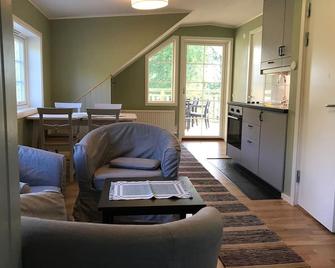 Sandvikengården Stugby - Smådal - Sala de estar