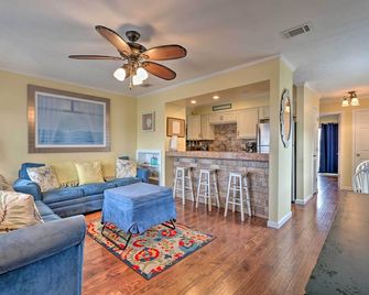 Convenient PCB Condo with Pool Access Walk to Beach - Panama City Beach