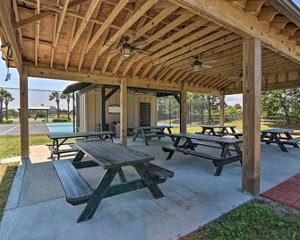 Ocean-View Island Condo with Pool Pets Welcome! - Saint Helena Island - Patio