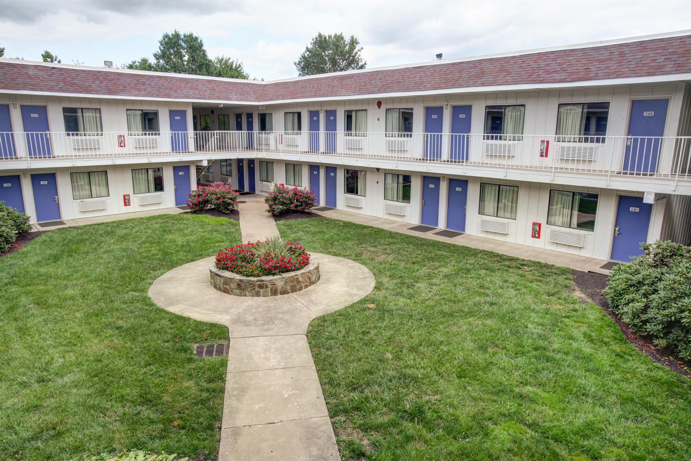 Building view of Motel 6 Elkton, MD