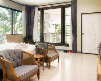 Beaver Club Homestay - Hang Dong - Huiskamer