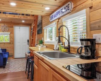 Arbor House of Dripping Springs - Serenity Hollow - Dripping Springs