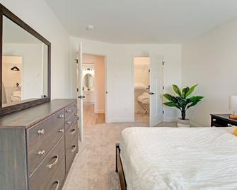 Cozy Luxury Living In Auburn, Your Styli - Auburn