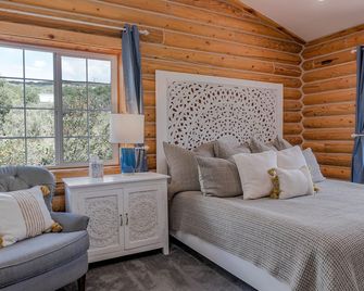 Luxury Cabin at Mirror Lake Retreat - Kamas - Bedroom