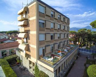 Albergo Battelli - Pietrasanta - Rakennus