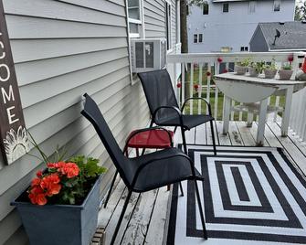 North Shore Nook - Forest Lake - Balcony