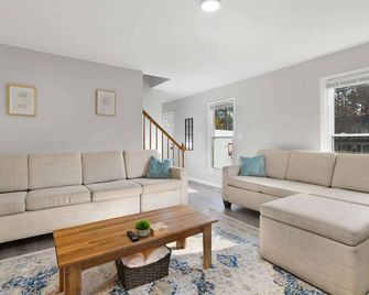 Near Nc State Campus & Downtown - The Maple Marvel - راليغ - غرفة معيشة