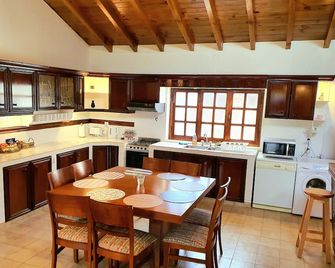 Jm Casa Hermosa - Ushuaia - Kitchen