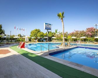 Club Hotel Titan - Alanya - Piscina