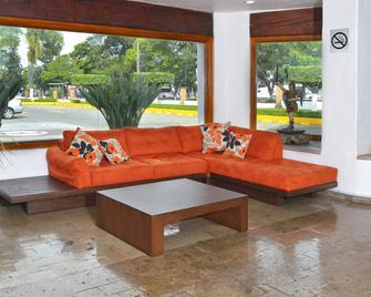 Holiday Inn Express Morelia By IHG - מורליה - סלון