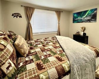Log House In Heart Of Anchorage - Anchorage - Bedroom