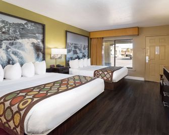 Super 8 By Wyndham Nau Downtown Conference Center - Flagstaff - Chambre