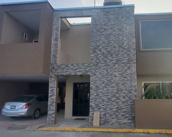 Hermosa Casa con Tados los Servicios y una Magnífica Picina - San Juan Bautista Tuxtepec - Building