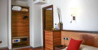 Hotel Bed & Business - San Giovanni Teatino - Sypialnia