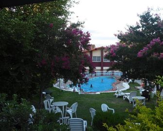 Hotel Aoma Villa Carlos Paz - Villa Carlos Paz - Uima-allas
