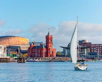 Central Cardiff One-Bedroom Apartments with Fast WiFi, Parking & Self Check-In - Cardiff