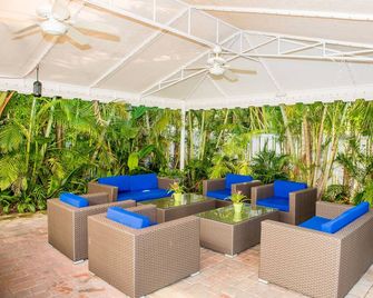 Ocean Lodge - Boca Raton - Innenhof